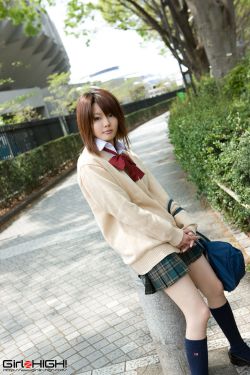 《美女露出奶奶》